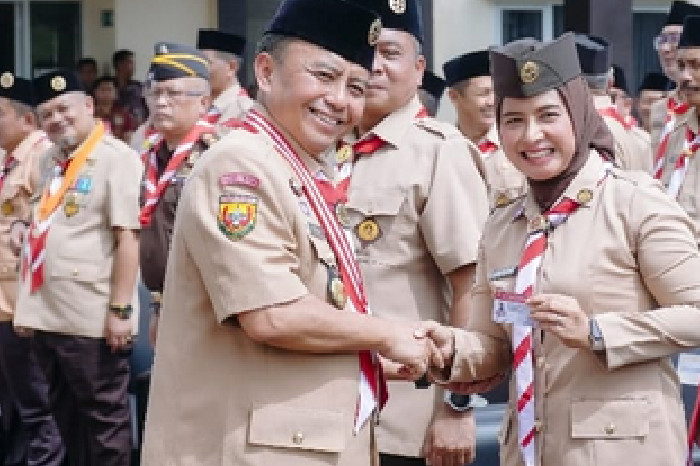 Pelantikan Pengurus Pramuka Pangandaran 2026–2031 Diperkuat Aksi Penghijauan Pantai