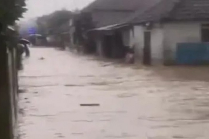 Sungai Cijurai Meluap, 110 Rumah di Desa Andamui dan Puluhan Rumah di Cisaat Kuningan Terendam