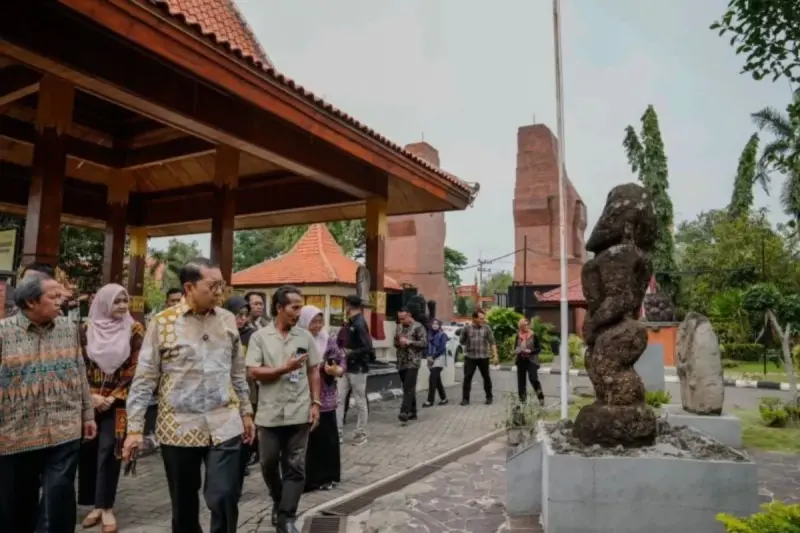 Menbud Fadli Zon