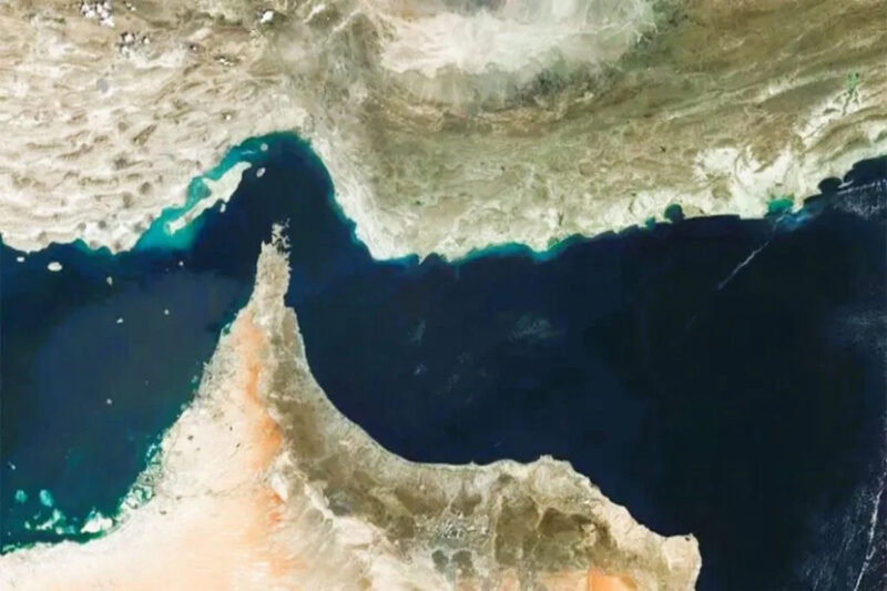 Donald Trump Siapkan Strategi Kuasai Selat Hormuz dan Incar Minyak Iran