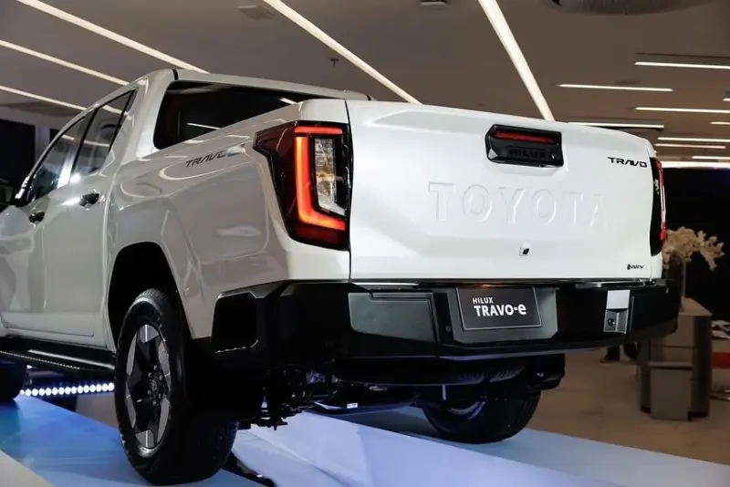 Toyota Hilux Travo-e Tampil di Bangkok dengan Tenaga Listrik dan Jarak 300 Km