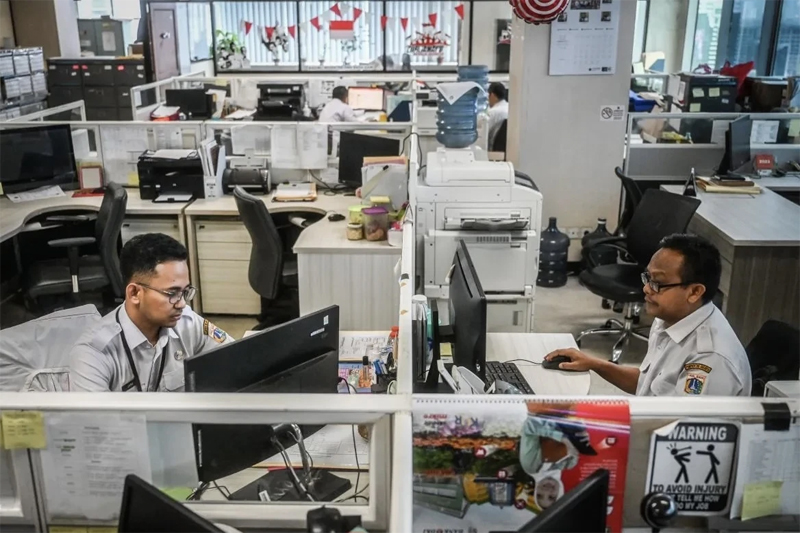 Pemerintah Siapkan Kebijakan WFH ASN dan BUMN untuk Tekan Konsumsi BBM