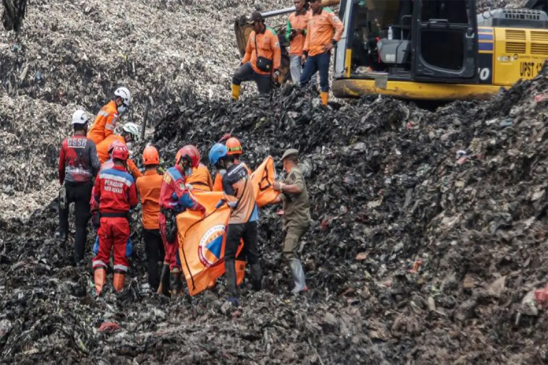 Gunung Sampah di TPS Jakarta Meningkat Drastis Akibat Keterlambatan Pengangkutan Intensif