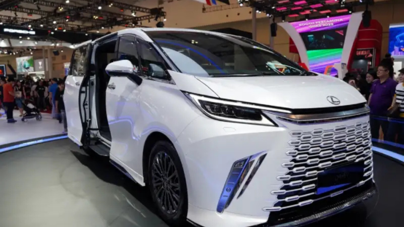 Mudik dengan Lexus LM 350h