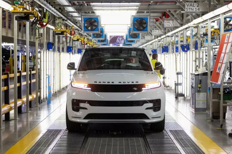 Jaguar Land Rover Hentikan Produksi Solihull Akibat Gangguan Pasokan Komponen