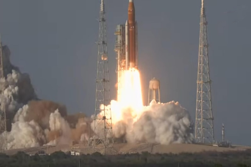 NASA Resmi Luncurkan Misi Artemis II Bawa Awak Manusia ke Orbit Bulan