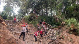Longsor Perbukitan Terjang Bogor dan Sukabumi Hingga Memutus Akses Jalan Utama